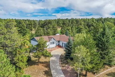 Image de 4bd Woodland Lodge Lg Deck, Backyard, & Pool Table