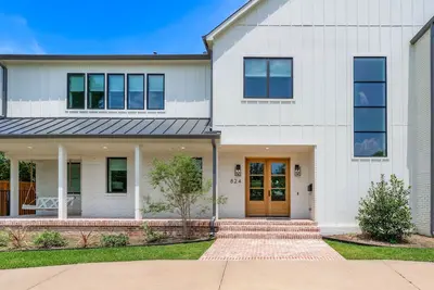 Image de Modern Luxury Home on. 5 Acres 30 Min. from Fifa World Cup Stadium - sleeps 15!