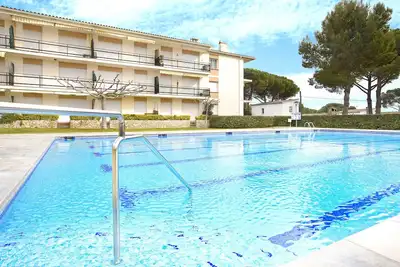 Image de 1cb N2 -Appartement avec 2 chambres dans un quartier très calme avec jardin et piscine communautaires près de la plage de Calella de Palafrugell