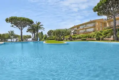 Image de 1i 58 - Appartement rénové avec piscine commune situé à quelques minutes à pied de la plage de Calella de Palafrugell