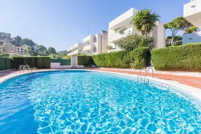 Image de 1op 01 - Appartement situé à Pals, dans un complexe résidentiel avec piscine, à 400 m de la plage