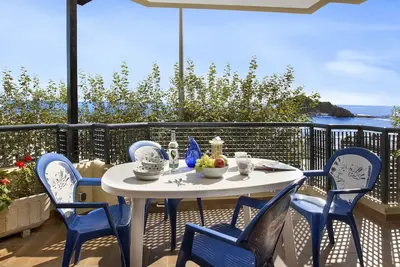 Image de 2sap1 - Bel appartement pour 6 personnes situé dans le centre de Blanes en front de mer avec une vue magnifique sur la mer.