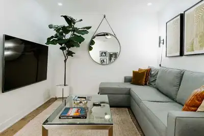 Image de Producer's Suite: Luxe Music Row Stay, Walk to Gulch!