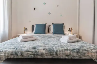 Image de Family-Friendly Apartment Downtown by LovelyStay