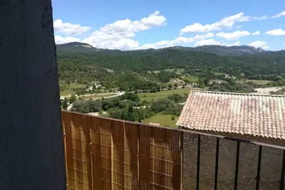 Image de appartement avec vue panoramique du balcon
