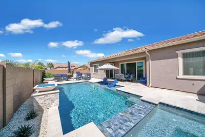 Image de ⭐⭐⭐⭐⭐ ⭐Heated Pool & Spa, Gourmet Kitchen, Game Room, Fire Table & Bbq Island