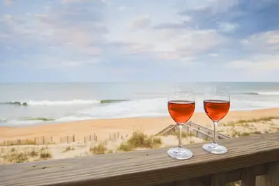 Image de Oceanfront 2br/2ba Condo | Pet Friendly | Kill Devil Hills Obx