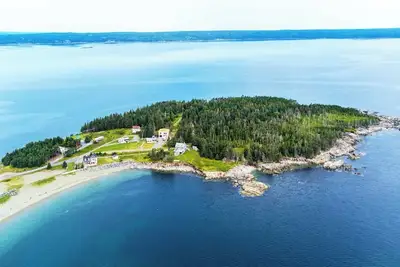 Image de Relaxing Island Cottage on 3 acres w/ ocean view