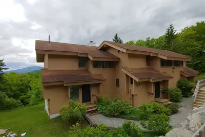 Image de Spectaculaire 50 Rayon Year Round Mountain View - 3+ Br Townhouse
