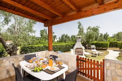 Image de Detached  Villa, 55 square meters, on the ground floor with private garden of 150 square meters with barbecue and sunbeds