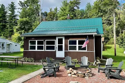 Image de Bear Run Lodge-Creek front, steps away from everything!