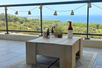Image de Un écrin de charme et la mer plein les yeux!