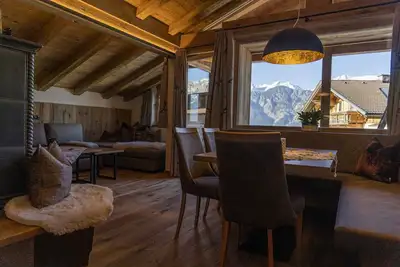 Image de Very nice apartment, close to the ski lift/gondola and Hall's old town