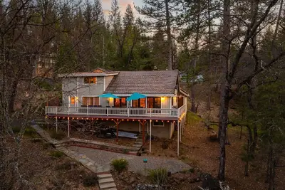 Image de Micro Resort Home by the Lake, 40mins to Yosemite