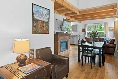 Image de Mt. Rainier Chalet w/ Sauna-Game Table-Hot Tub-Massage Chair-Ev-WiFi