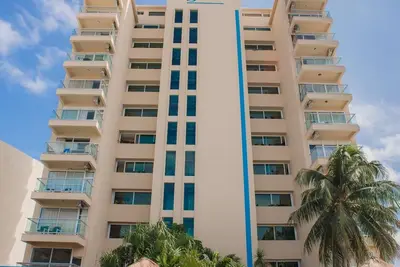 Image de Lovely Beach front condo!