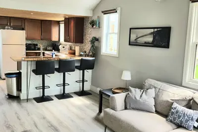Image de Hardy’s cute and cozy beach cottage