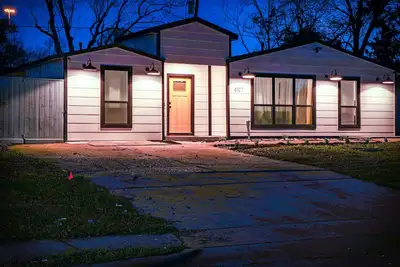 Image de Stylish Central Located Home Inside the Loop (Sleeps up to 8! )