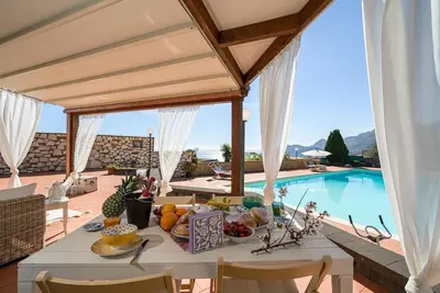 Vacation home for 11 guests with 200m² in Letojanni (163989)