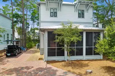 Image de 30a Magnolia Cottages - Deeded Beach - Pool, Golf Cart, Free Golf Daily, Slps 16