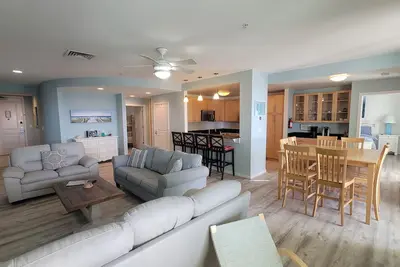 Image de Sandbridge 3bd with stunning Bay views! Beach front complex! Newly remodeled!