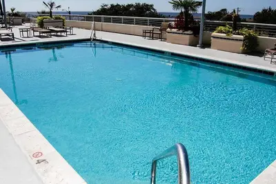 Ocean Club  407- 2ba/2bd