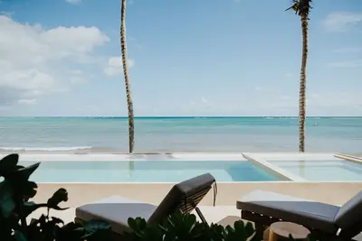 Villa Amaite - 8 bedroom Beachfront Stylish seaside villa with chef