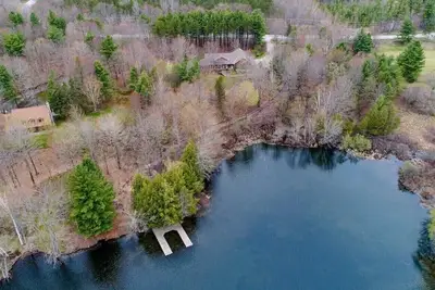 Image de Cozy cottage home close to nature includes game room, fitness equip, & Hot Tub.