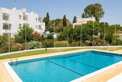 Image de Charming Beachside Apartment w/ Pool by LovelyStay