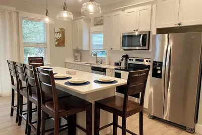 Image de Dog Friendly Luxury Condo, Walk to the Beach