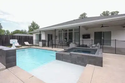 Image de Modern Retreat near Gathering Place