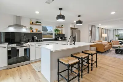 Image de Cozy Home in Downtown McKinney with Backyard