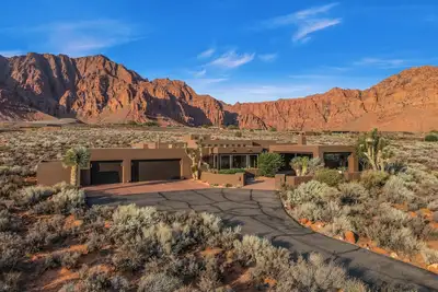 Image de Magical Home in Kayenta Surrounded by Red Rocks, Zion
