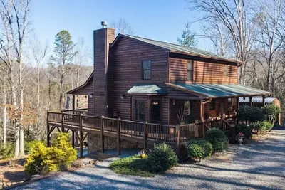 Image de 3-Deer Cabin with Hot Tub and Fire Pit