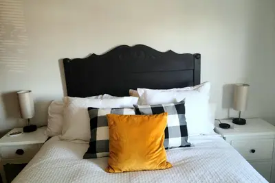 Image de Apple Blossom Cottage \/\/ 2 Miles from Downtown ~ 10 Min to Mayo