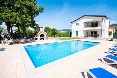 Image de Belle maison de vacances privée avec Wifi, piscine privée, climatisation, Tv, terrasse et parking