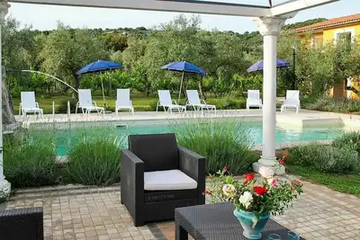 Image de Belle maison de vacances privée avec Wifi, piscine privée, climatisation, Tv, patio, animaux admis