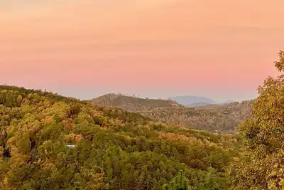 Image de Stunning Views + Hot Tub │ Sleeps 10 │ Game Room + Pool Table