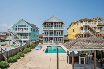 Image de The Sandbox: Oceanfront, private pool, hot tub, rec & theater rooms, elevator!