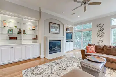 Image de 5 beds-3802sf 4br/3. 5ba/2 car garage-Memorial Park