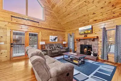 Image de Mountain Retreat w/ Loft-Pool Table-Arcade-Hot Tub-Pool