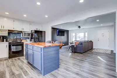 Image de 4-Bedroom Urban Flair Ranch House