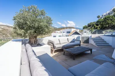 Image de Familles seulement - Maison de vacances 'Duplex Penthouse' avec piscine privée, Wi-Fi et terrasse