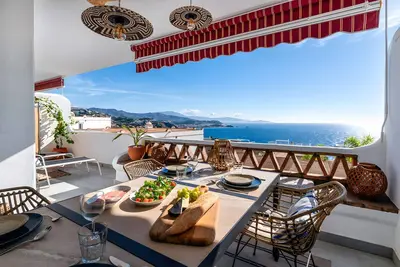 Image de Appartement Luci by The Sea avec vue sur la mer, piscine, terrasse et Wi-Fi