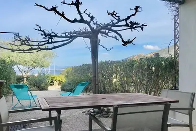 Image de Appartement 2 pièces avec terrasse, à 100m de la plage et parking privé, Lumio