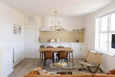 Image de Boutique Central Margate Apartment - Edge of Old Town!