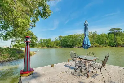 Image de Heathsville Home w/ Sunroom < 10 Mi to Beach!