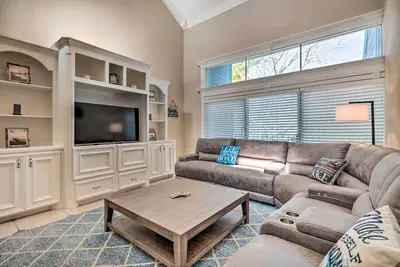 Image de Idyllic Montgomery Condo w/ Pool & Lake View!