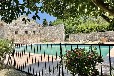 Image de Mas de caractère ancienne magnanerie/ Piscine/ Confort à 8 km Grignan/🐕