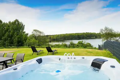 Image de Vacation home at Lake Trams